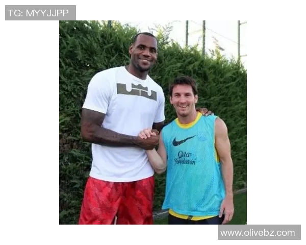 当红明星与足球巨星的浪漫邂逅究竟是谁引发了热议